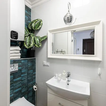Apartment Tiny House - Maly Domek - Happy Hours Z Ogrodem